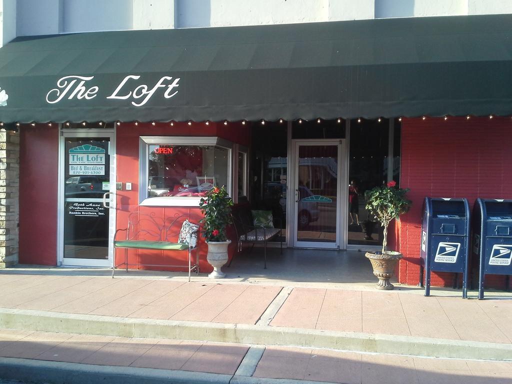 The Loft On The Square Hotel Magnolia Exterior photo